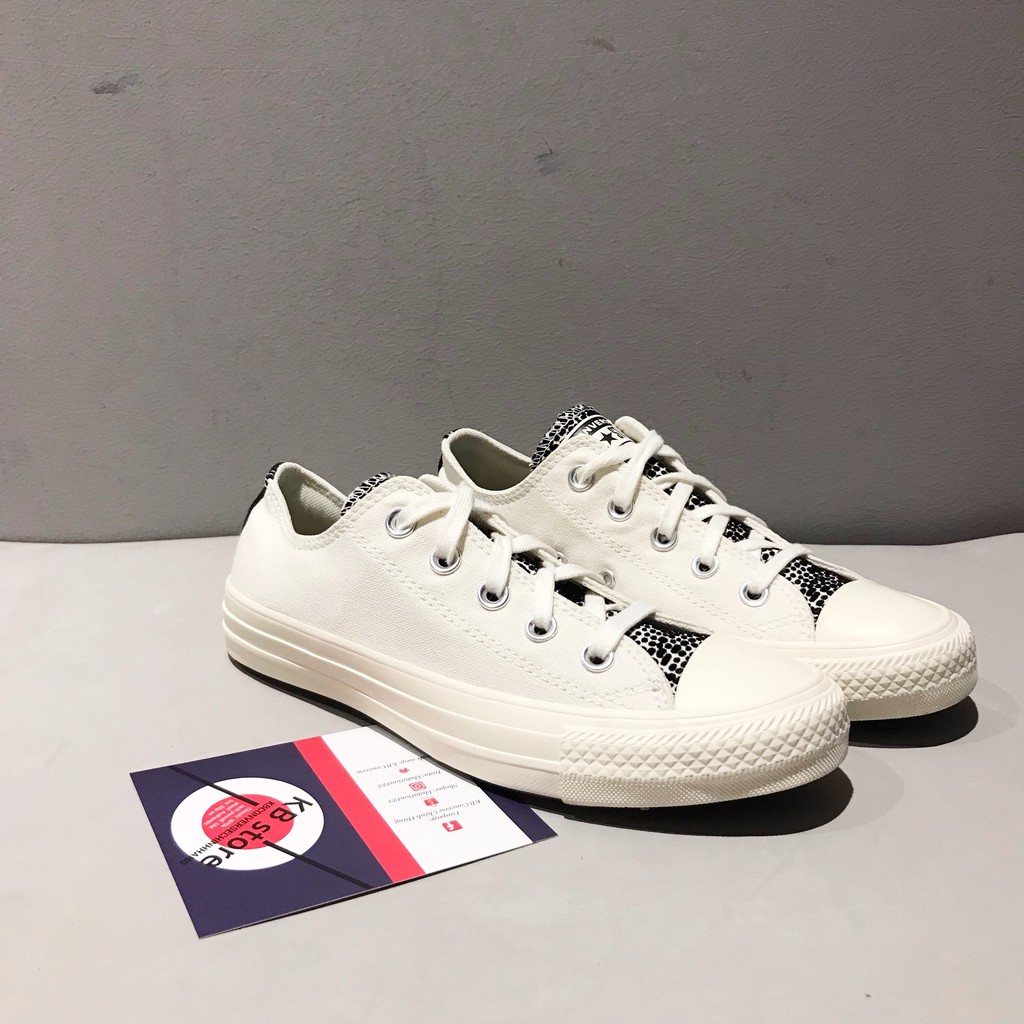 Giày Converse trắng đục lưỡi gà da beo cổ thấp