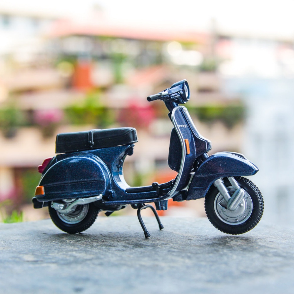 Mô hình xe máy Vespa Primavera, Sprint 150, GTS300ie 1:18 Maisto