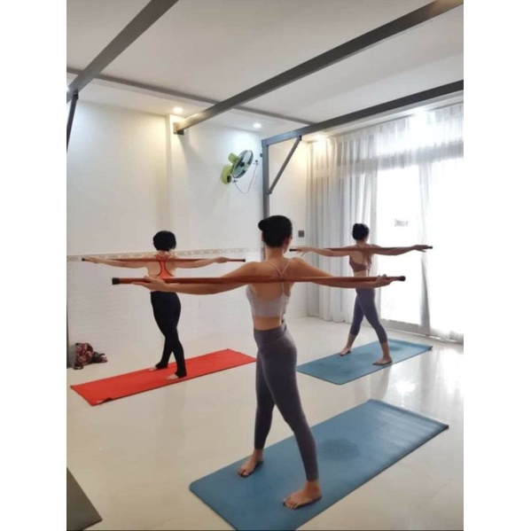 Gậy gỗ tập yoga, aerobic, dưỡng sinh hàng xịn đẹp có bọc núm cao su 2 đầu
