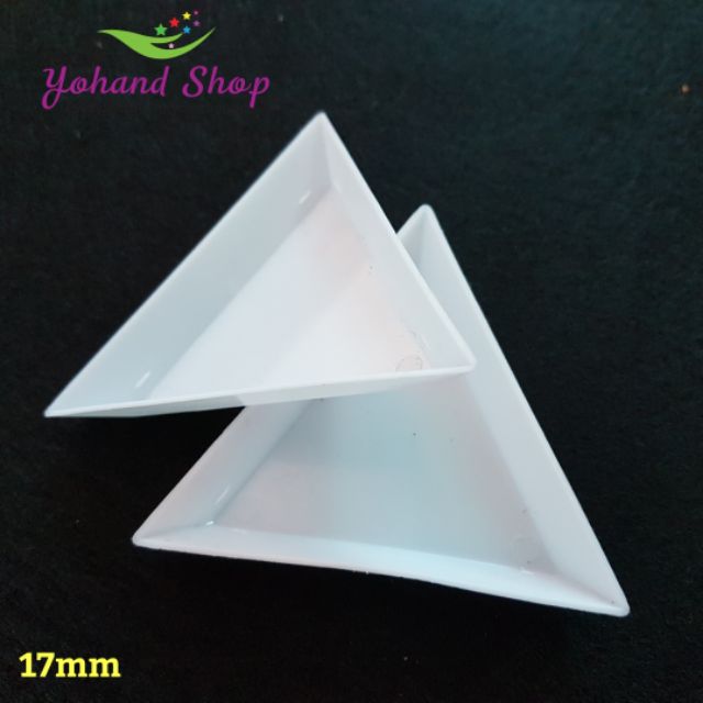 Khay đựng hạt tam giác 17mm ( giá/ 5 cái)