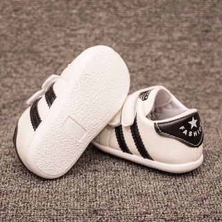 Giày tập đi cho bé đế cao su chống trơn trượt kiểu dáng thể thao cực đẹp cho bé trai bé gái