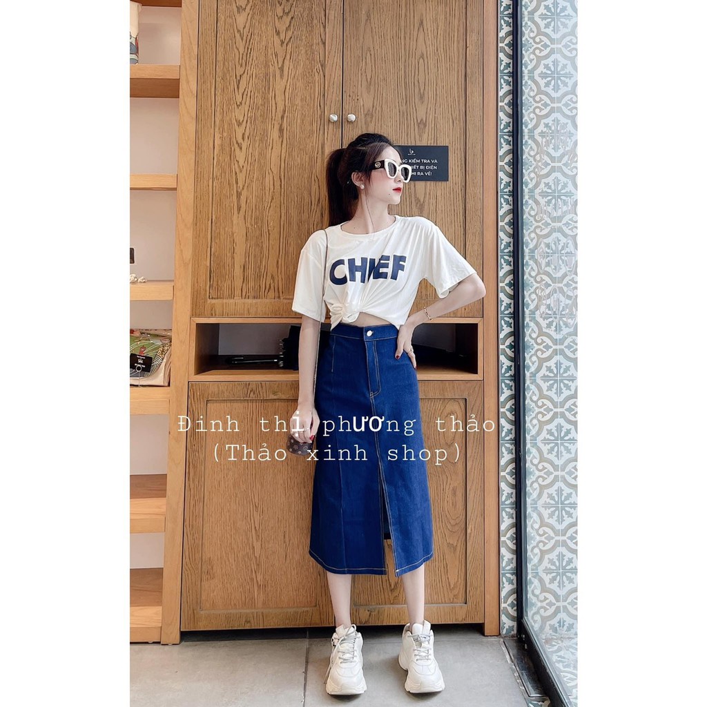 Set Áo Thun Trắng Chữ Mix Chân Váy Midi Jean Xẻ Tà