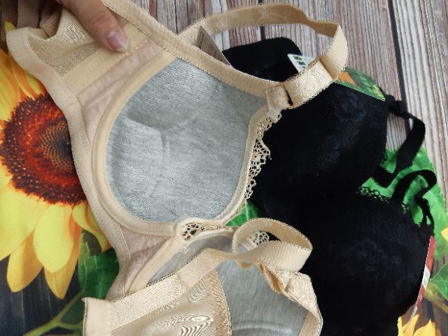 Áo lót quả to ôm ngực gen mỡ thừa sau lưng