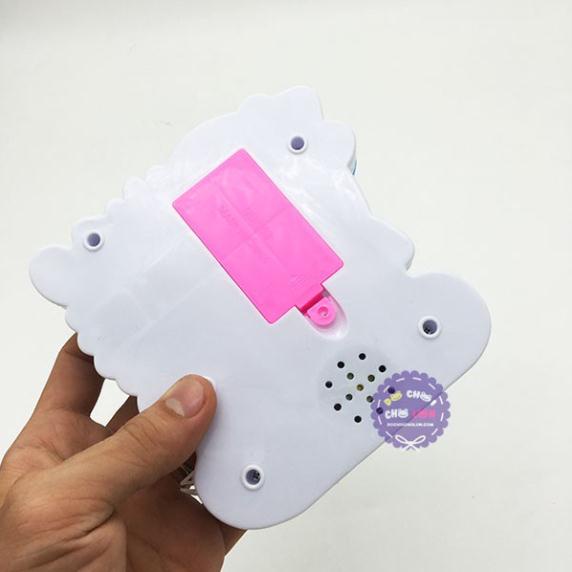 Điện thoại mèo Kitty dùng pin có đèn nhạc