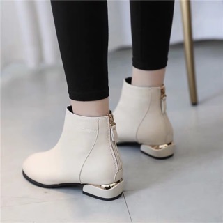 Bốt bệt cổ thấp