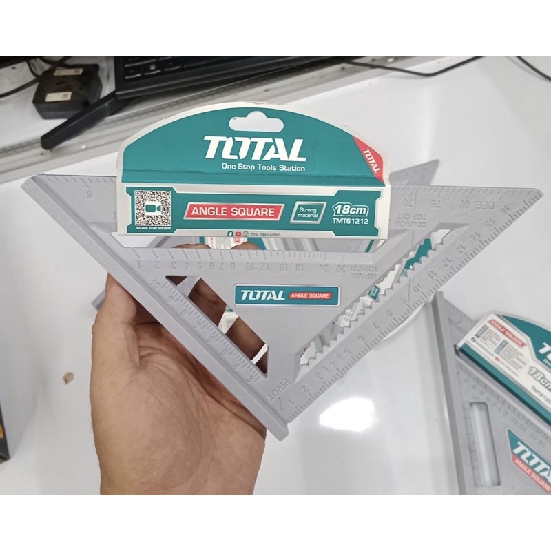 Thước ê ke góc vuông TOTAL TMT61212