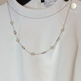 Phụ kiện mặc đầm sang chảnh