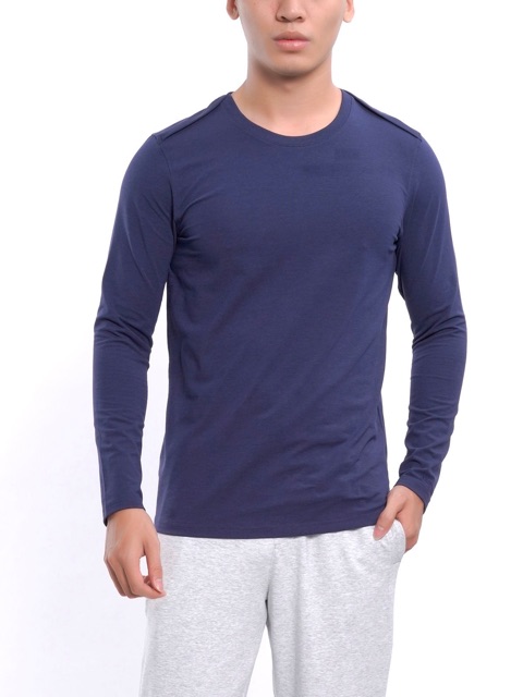 Áo thun nam dài tay Aristino ALT010W7 kiểu dáng ôm gọn, chất mềm mịn