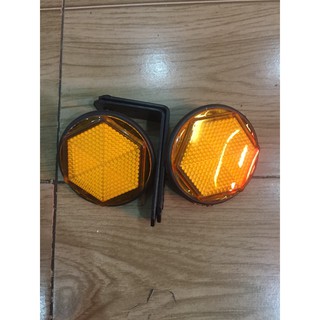 Mắt mèo gắn biển số