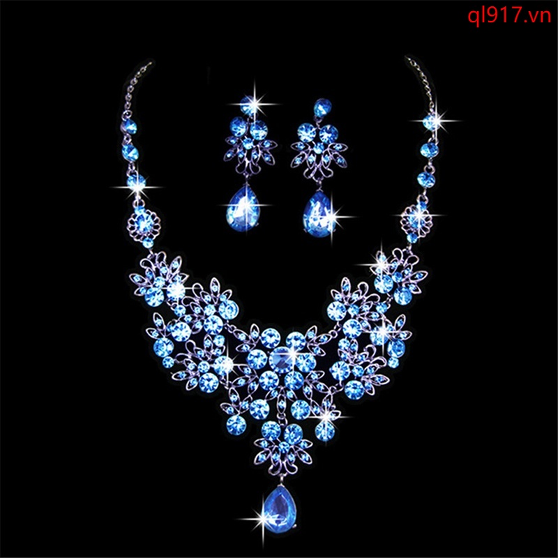 Bộ trang sức vòng cổ kèm bông tai hình giọt nước đính đá sang trọng