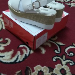 Sandal dusto