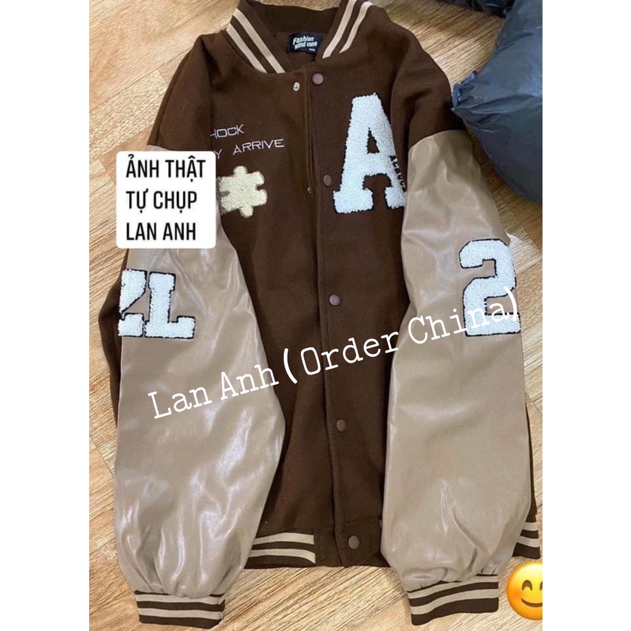 Áo Khoác Bomber Varsity Tay Da Chữ A Thêu Màu Nâu Phong Cách Hàn Quốc Thời Trang Unisex