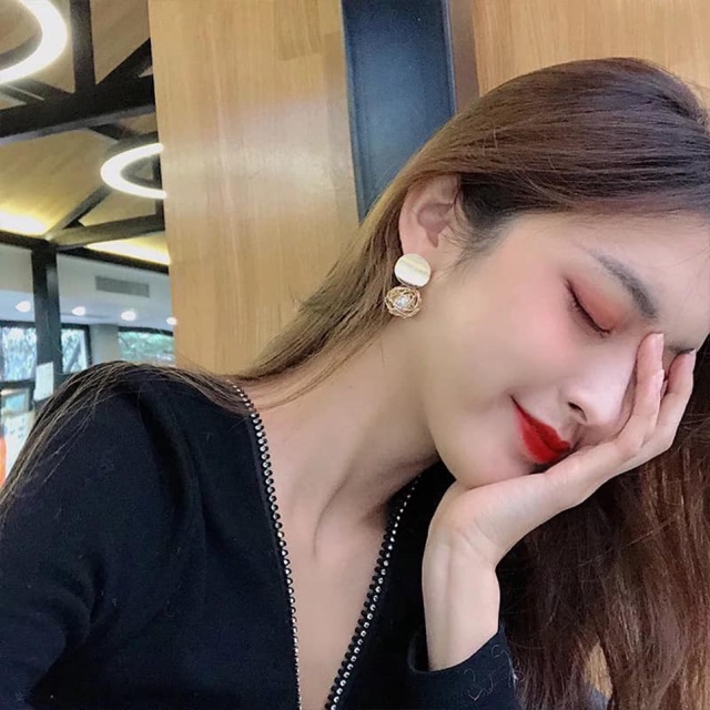 Bông tai ngọc tròn to