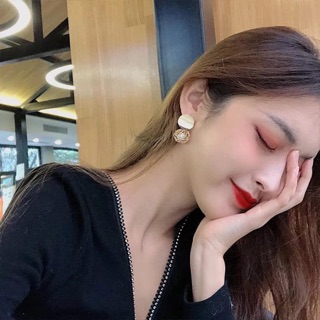 Bông tai ngọc tròn to