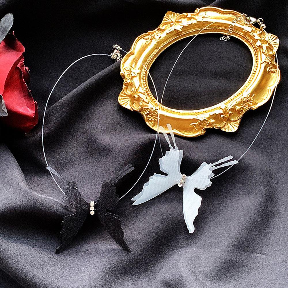 Vòng cổ Trong Suốt Mặt Hình Bướm BERNARDO