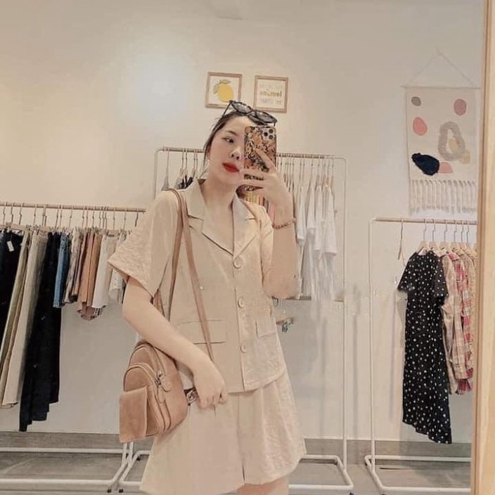 [AMANDA]Set bộ áo cộc tay cổ vest cúc gỗ quần đùi đũi. Set bộ nữ áo quần cổ vest quần đùi cộc