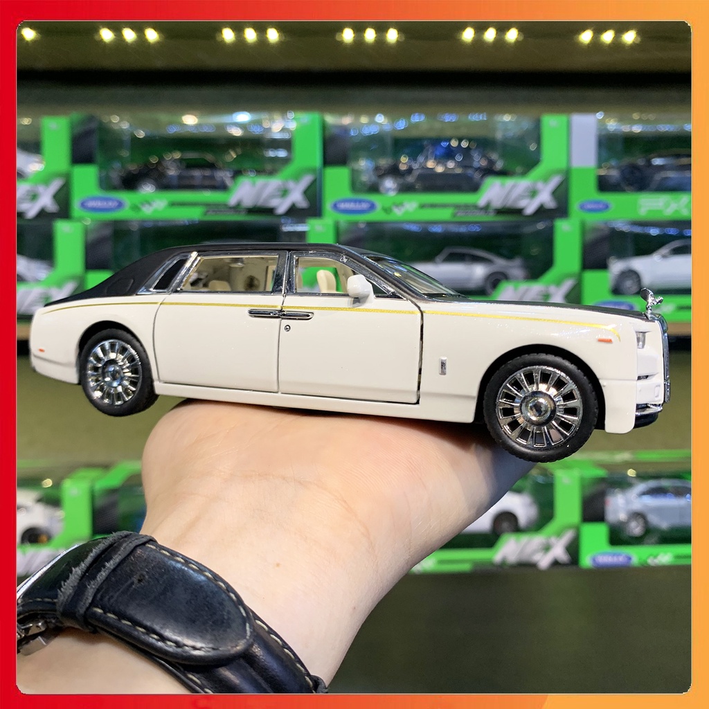 Mô hình xe Rolls-Royce Phantom VIII tỉ lệ 1:32 hãng CHEZHI