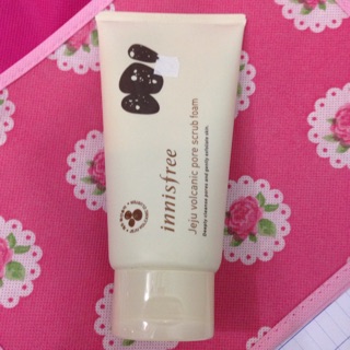 Sữa rửa mặt Jeju Volcanic Pore Scrub Foam Innisfree
