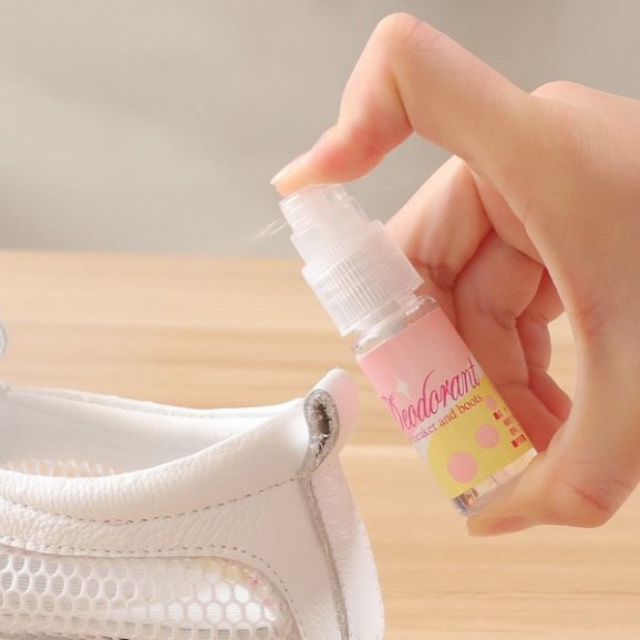 Bình xịt khử mùi giày Nhật Bản dạng mini bỏ túi khử mùi kháng khuẩn 10ml - Hàng Chính Hãng