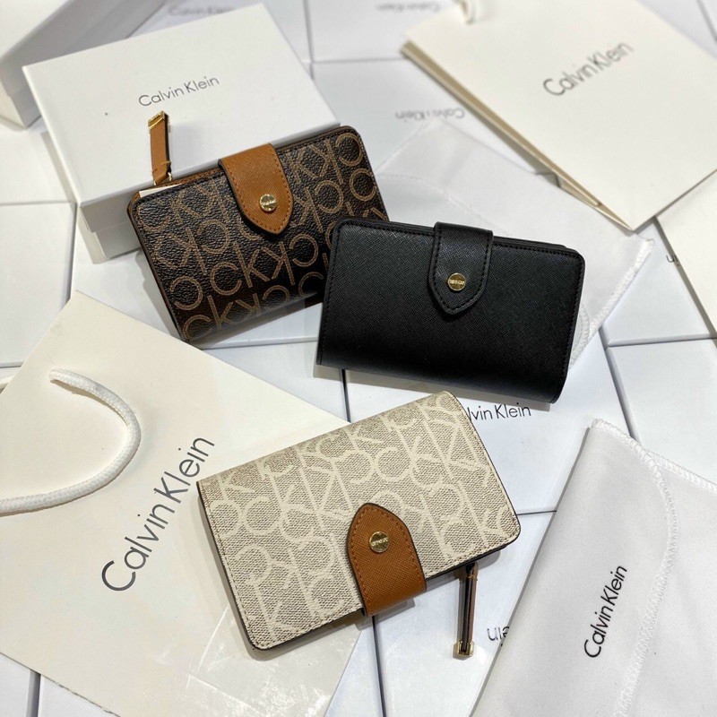 VÍ C4LVINKLEIN MONOGRAM