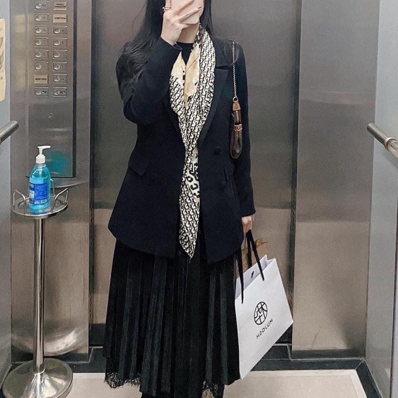 Váy midi xếp ly _ chân phối ren