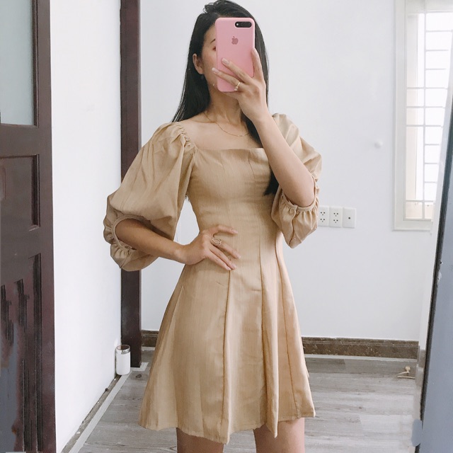Váy tay phồng