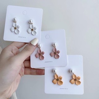 Bông tai phong cách Hàn Quốc