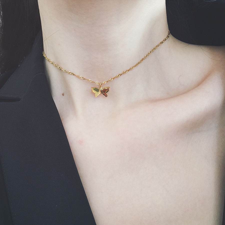 Choker titan dây xoắn mảnh phối mặt bươm bướm không gỉ