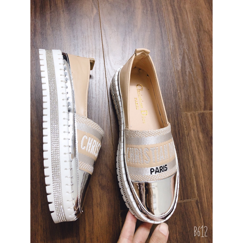 Giày lười nữ đế cao viền nạm đá da bóng sang chảnh | BigBuy360 - bigbuy360.vn