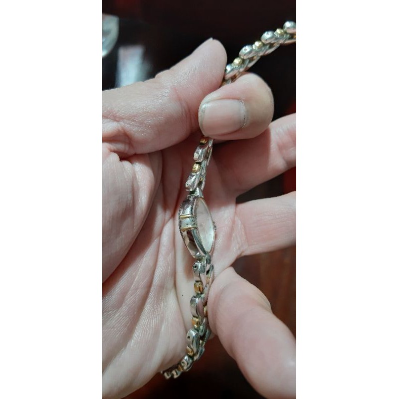 Đồng hồ Seiko Nữ lắc tay hàng si