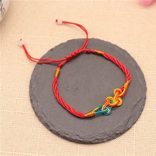 Vòng tay chỉ đỏ may mắn