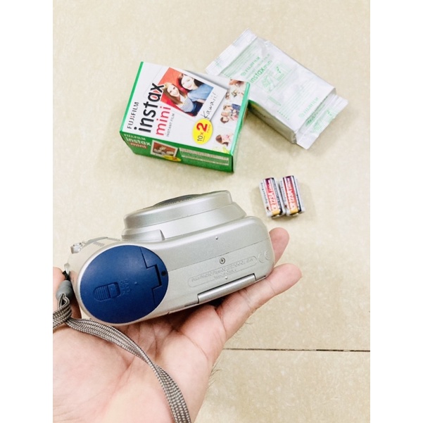 Máy chụp ảnh lấy liền Fujifilm Instax Mini 10 tặng kèm pin và 1 hộp film 10 tấm