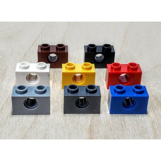 Gạch Lego Technic khối 1 x 2 có lỗ tròn / Lego Part 3700: Technic, Brick 1 x 2 with Hole