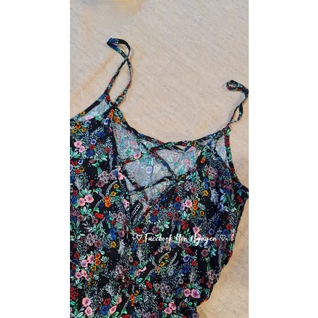 H&M Authentic ⤑ Thanh Lý Jumpsuit  hoa nhí đan chéo lưng