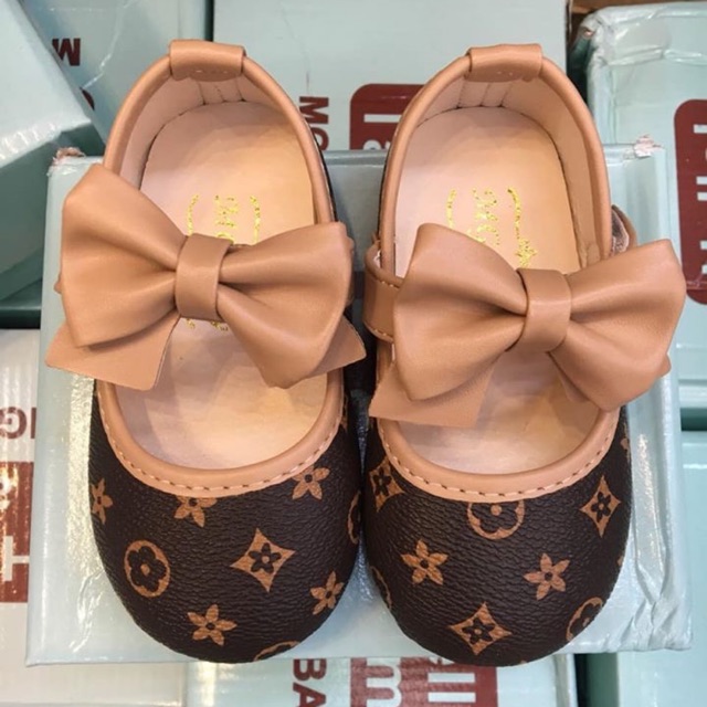 Giày nơ bé gái lv