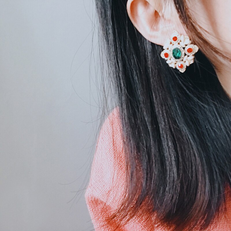 Đôi Khuyên Tai Đính Đá Phong Cách Cổ Điển Cho Nữ