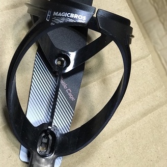 Giá đỡ bình nước xe đạp Magicbros