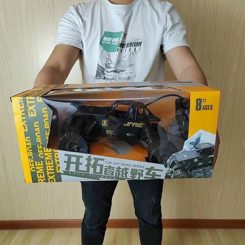 Ô tô địa hình điều khiển từ xa