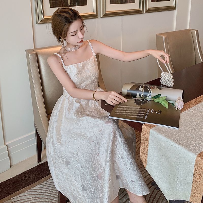 Hàng đặt trước váy 2 dây trắng