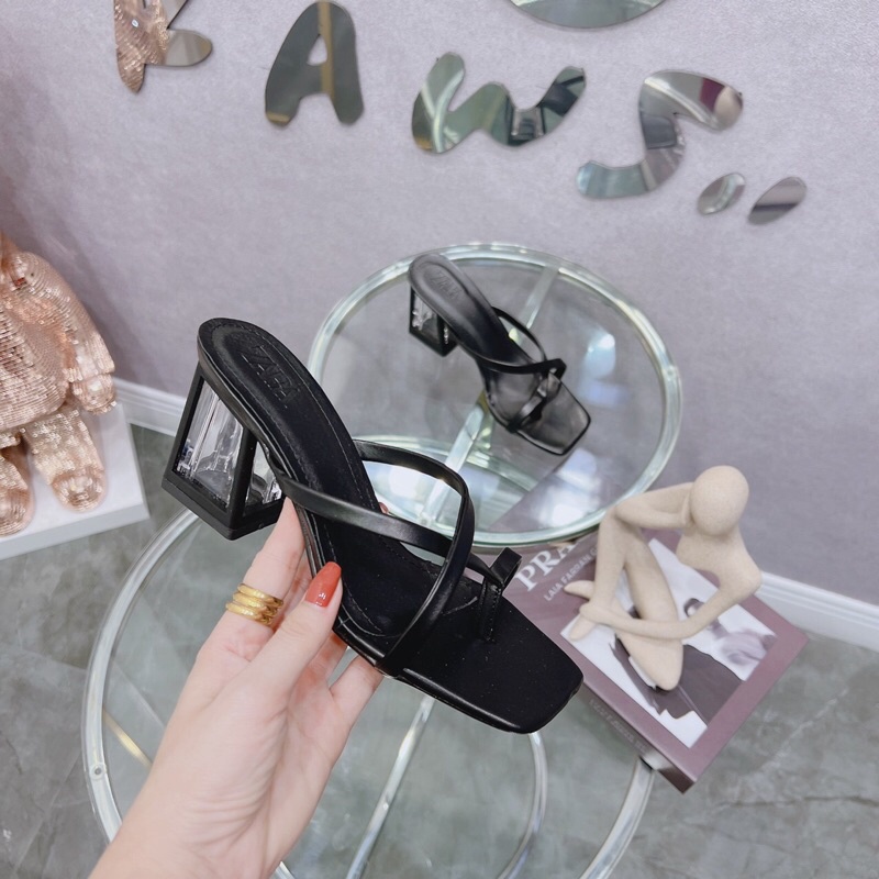 Dép xỏ ngón quai chéo gót vuông trong sơn viền 7cm