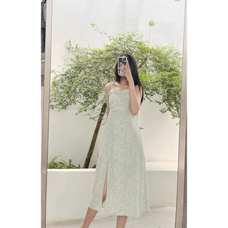 Đầm dây midi 2 lớp xẻ tà trước ngực cúp viền thời trang GAGO màu xanh lá GG4048
