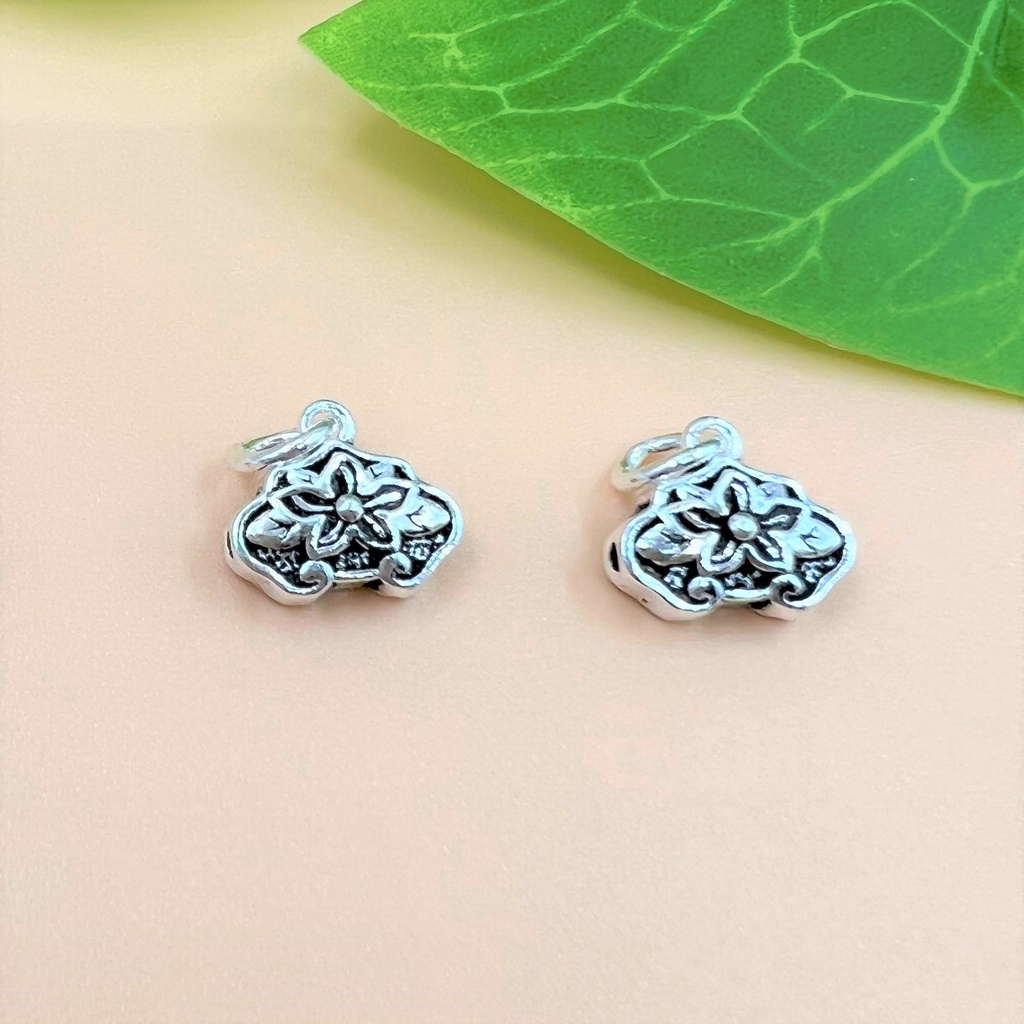 Charm móc treo túi tiền hoa văn bạc thái - Charm Bạc 925 - Mã CA865