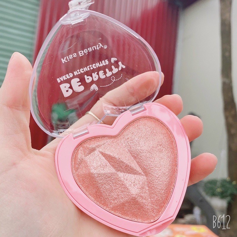 Phấn bắt sáng trái tim Be Pretty của kissbeauty