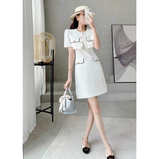 Set Váy Xòe Và Áo Khoác Viền Túi Cài Nút