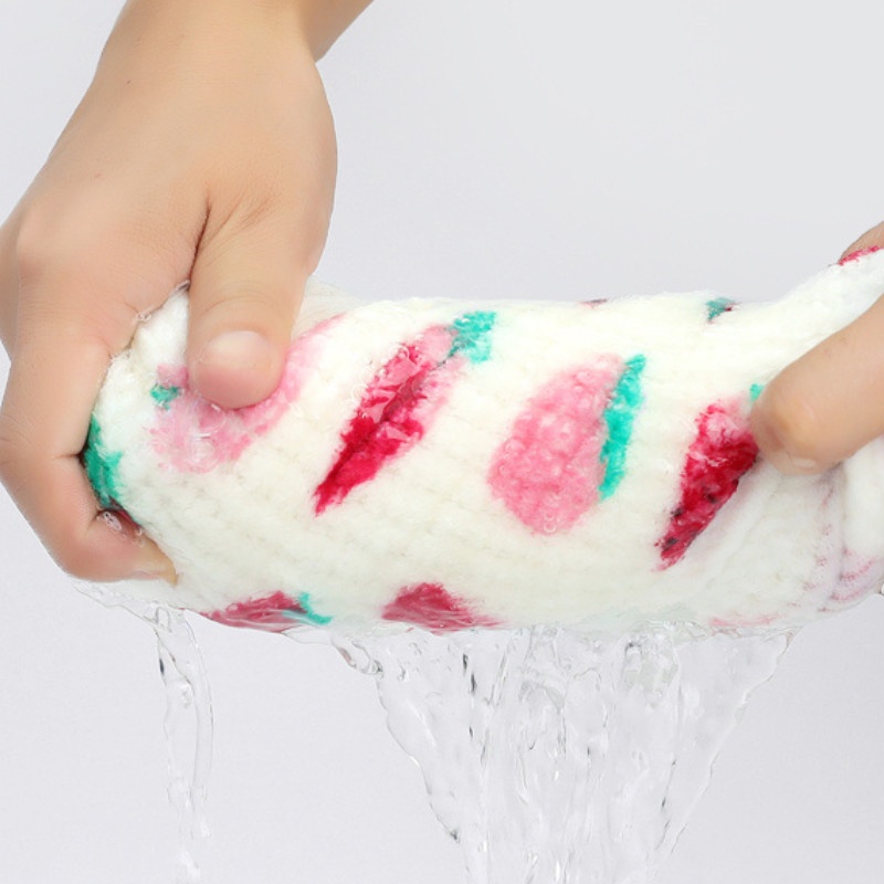 Set quây tắm và khăn trùm tóc dâu tây cực kỳ sexy cuốn hút, áo choàng spa, mũ trùm tóc sau gội
