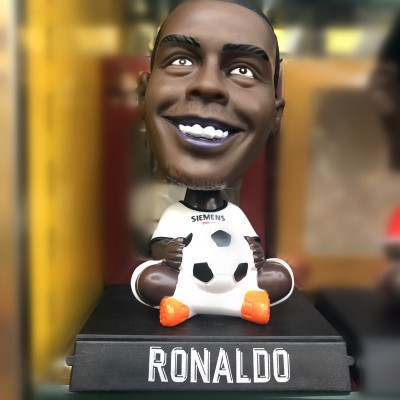 Taplo ô tô xe hơi cầu thủ RonaldoCR7,Messi,Salah,Beckham,Ronaldo Béo,Pogba để trang trí oto,để bàn làm việc