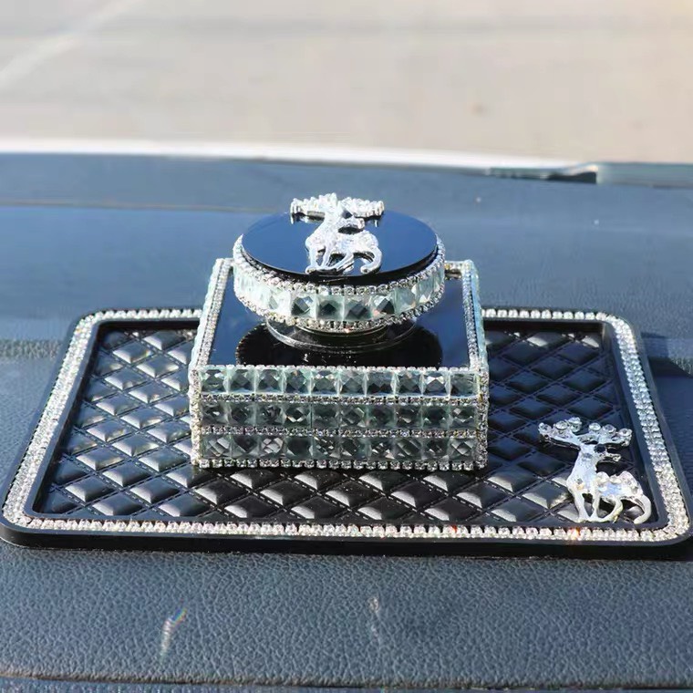 Nước Hoa Xe Hơi Đính Đá Cao Cấp - Nước Hoa Khử Mùi Trên Xe Hơi Sang Trọng