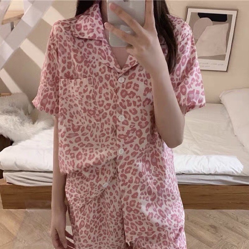 Bộ  ngủ pijama nữ ngắn tay hoạ tiết báo phong cách Hàn Quốc sang trọng