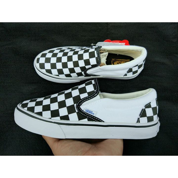 Giầy slip on karo đen trắng
