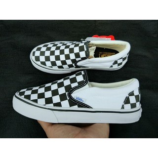 Giầy slip on karo đen trắng
